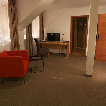 Hotel Novy Kastiel - Self Check-In Topoľčany Εξωτερικό φωτογραφία