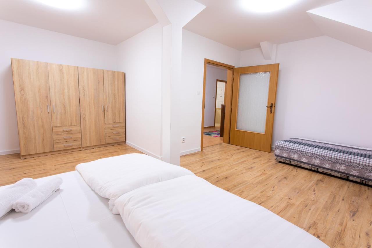 Hotel Novy Kastiel - Self Check-In Topoľčany Εξωτερικό φωτογραφία