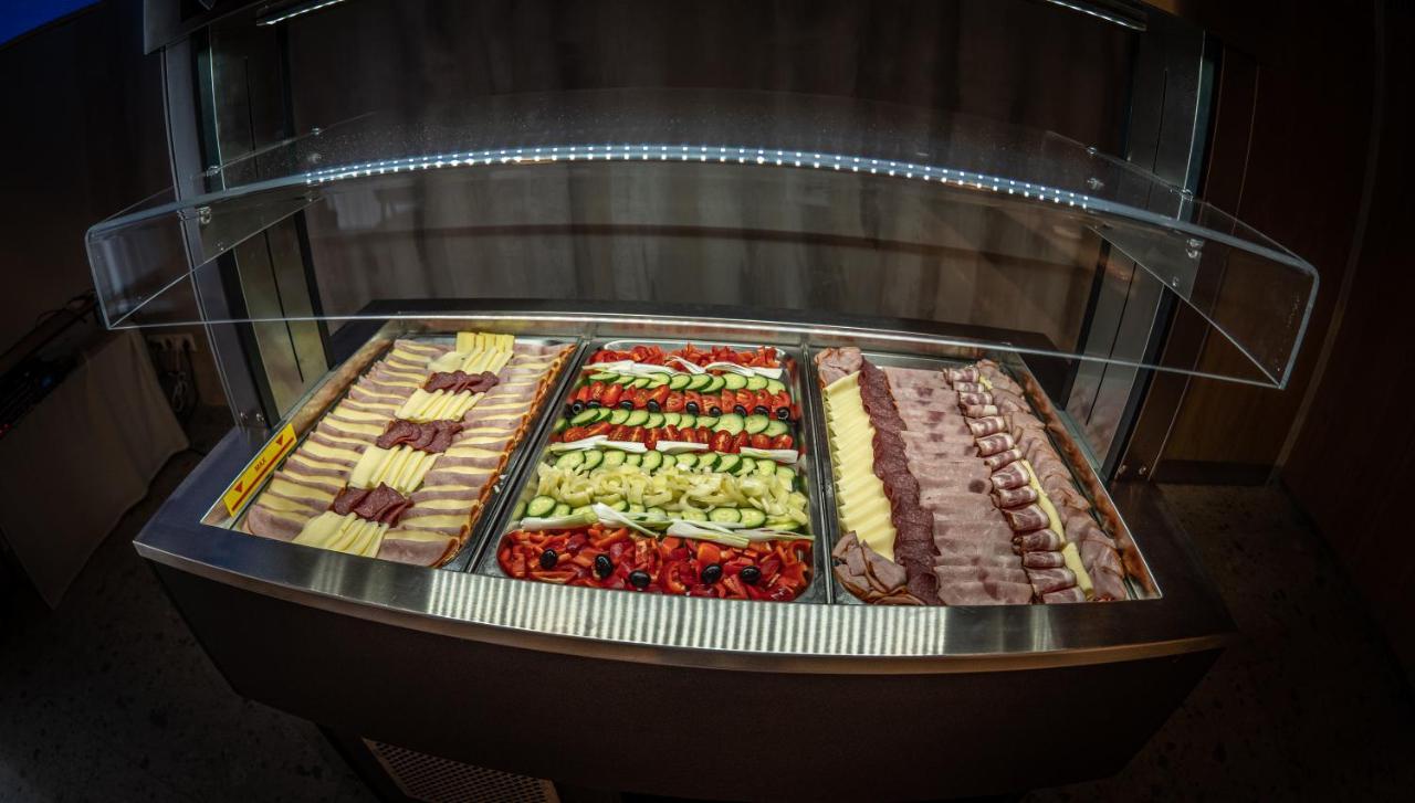 Hotel Novy Kastiel - Self Check-In Topoľčany Εξωτερικό φωτογραφία