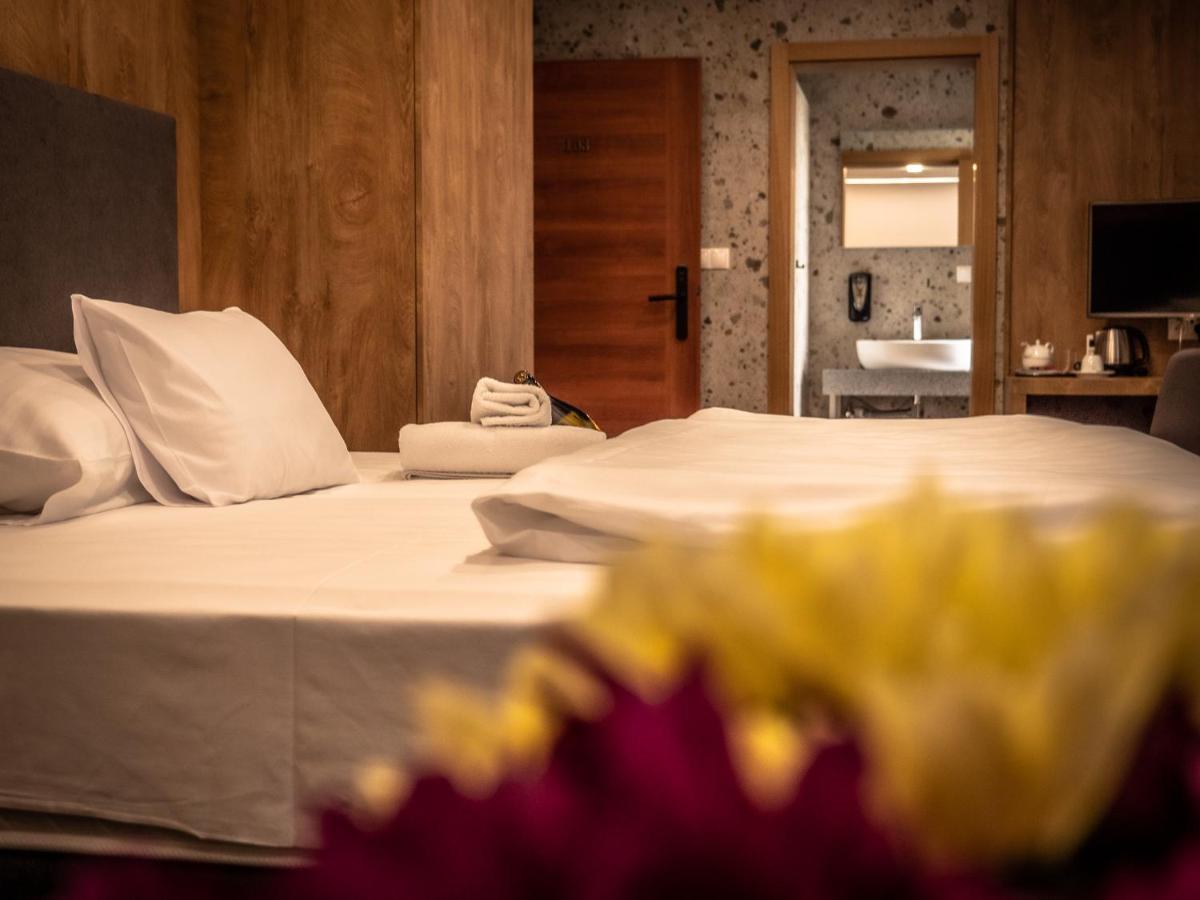 Hotel Novy Kastiel - Self Check-In Topoľčany Εξωτερικό φωτογραφία