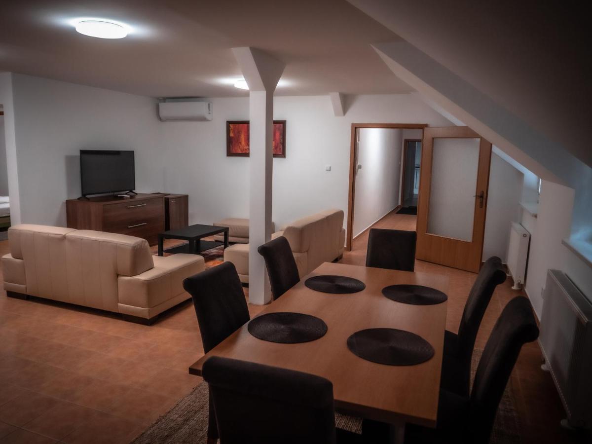 Hotel Novy Kastiel - Self Check-In Topoľčany Εξωτερικό φωτογραφία